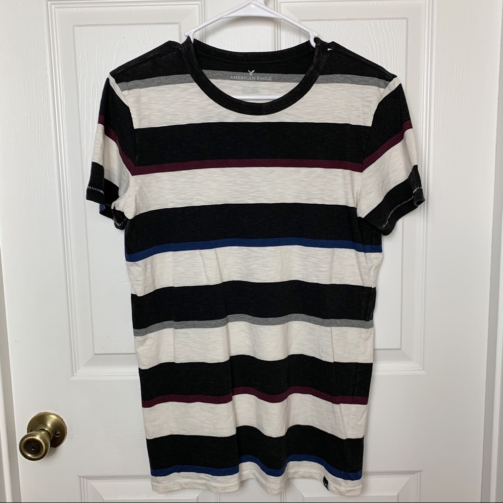 American Eagle patterned t-shirt!
